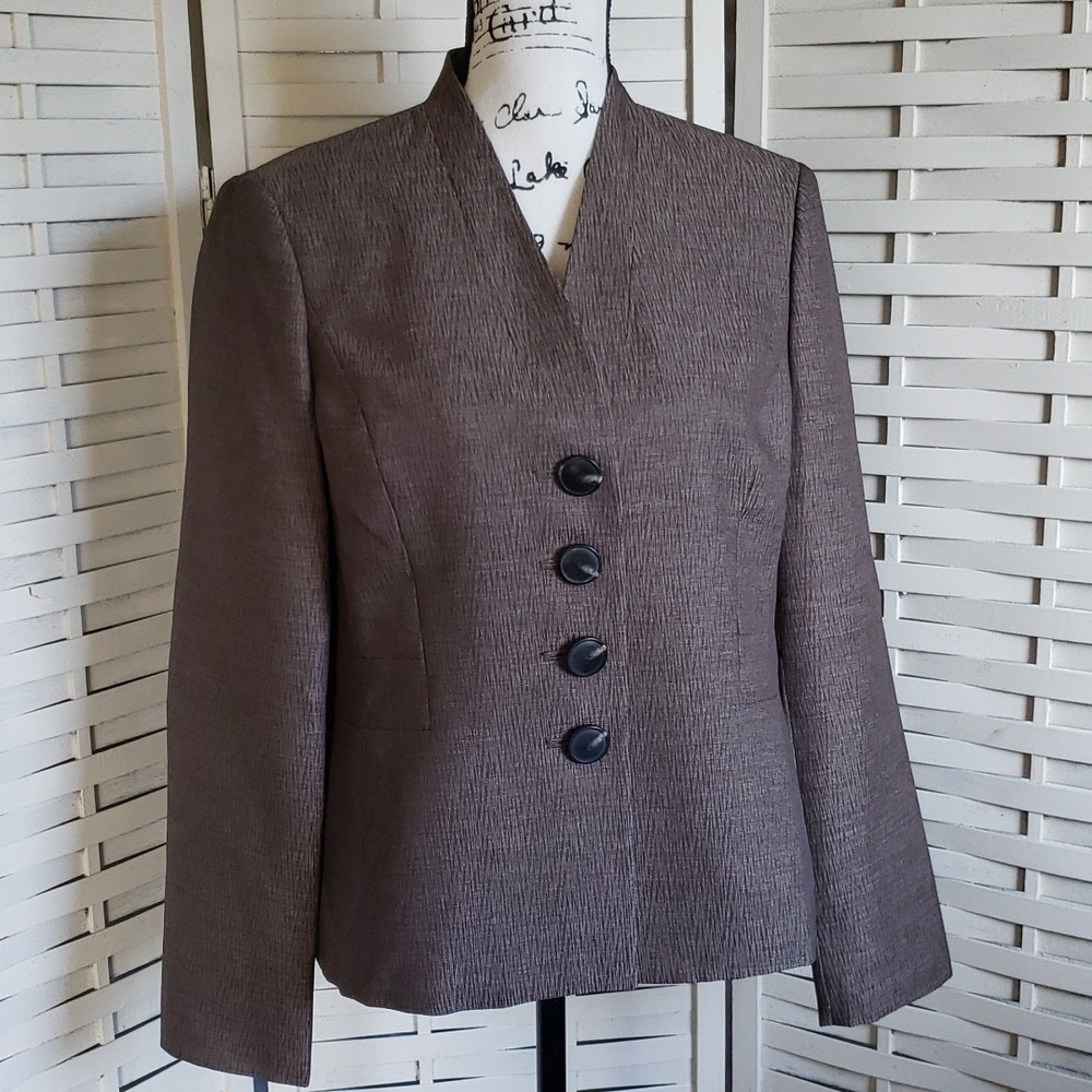 Le Suit new button down semifitted brown tan women's blazer size 10